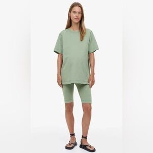 H&M maternity set biker shorts & tee size medium